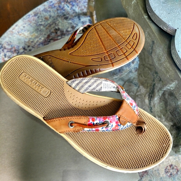 Sperry Sandals - Picture 4 of 7